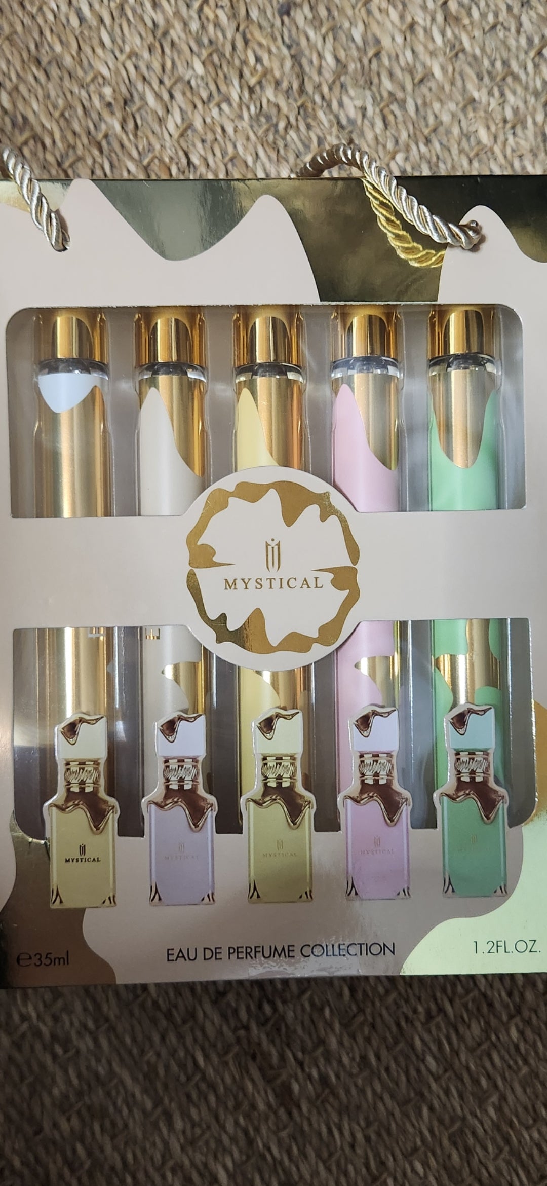 Coffret mysticale eau de parfum cinq flacons de vaporisateurs voyage nomades 35 ml